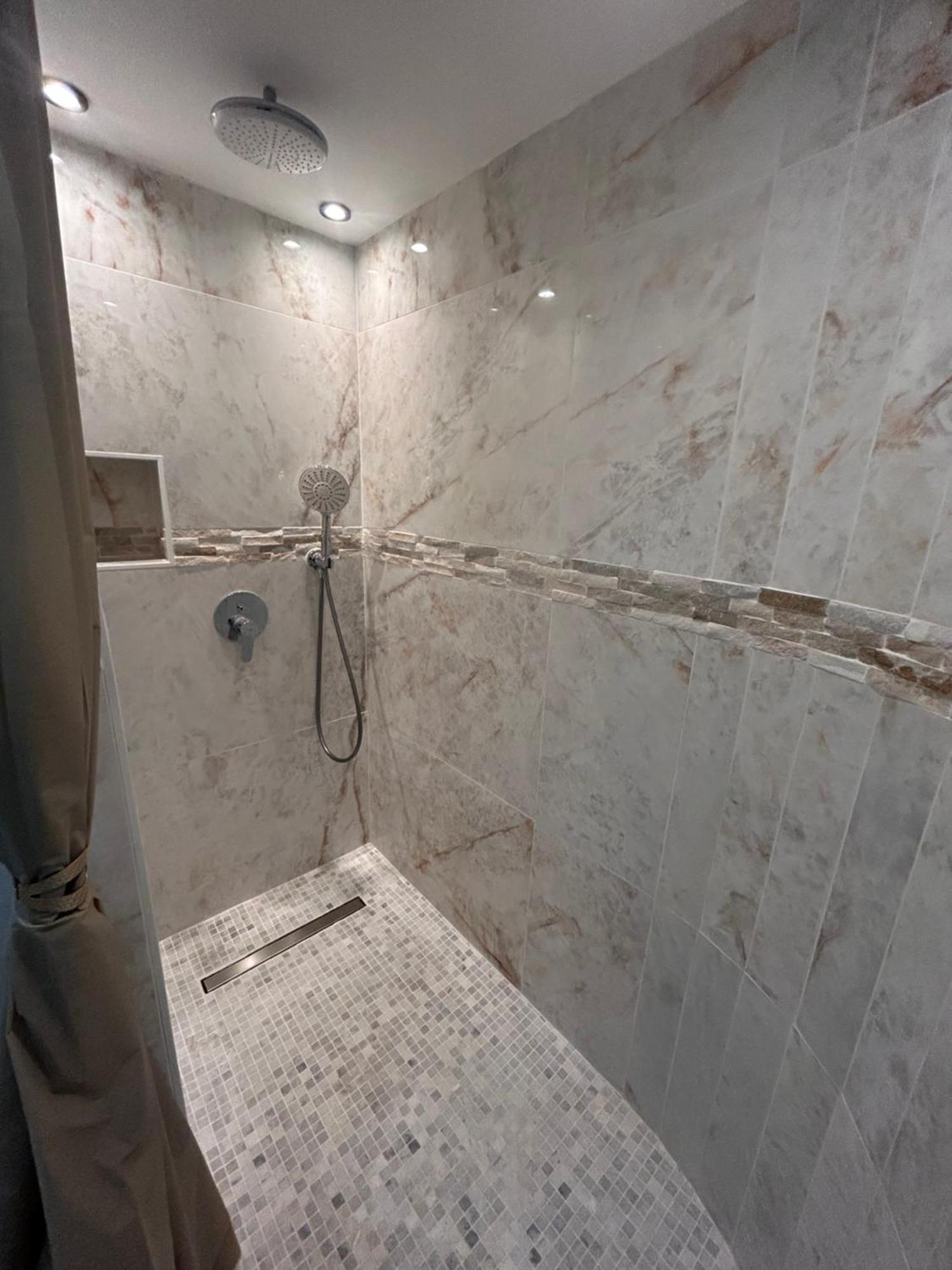 Vaudherland Spa Jacuzzi Moon White מראה חיצוני תמונה