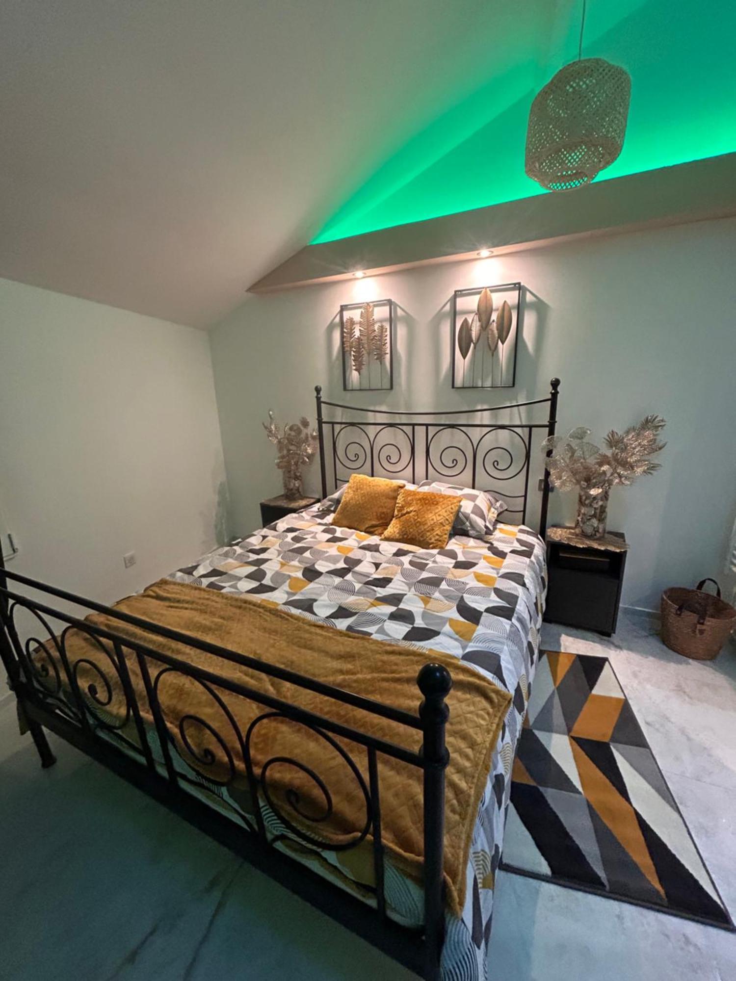 Vaudherland Spa Jacuzzi Moon White מראה חיצוני תמונה