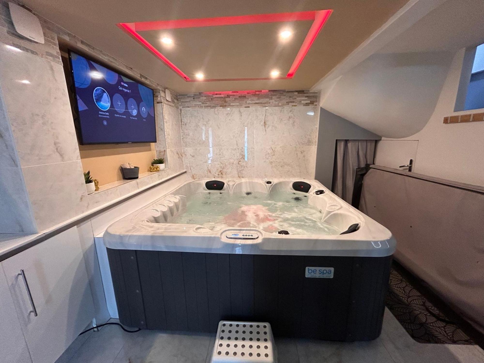 Vaudherland Spa Jacuzzi Moon White מראה חיצוני תמונה